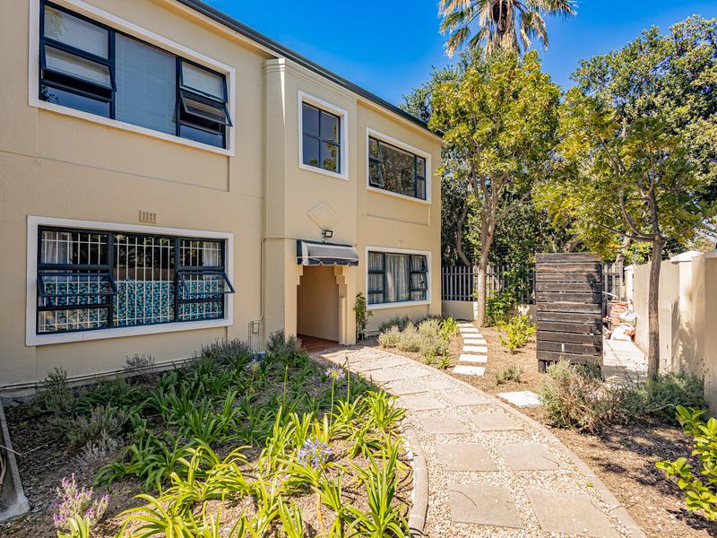 1 Bedroom Property for Sale in Kenilworth Western Cape